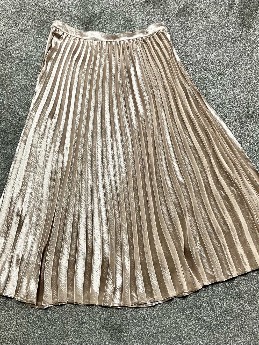 T Tahari Size 10 Brushed Gold Pleated Maxi Skirt Women’s